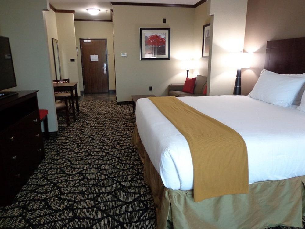 Holiday Inn Express And Suites Lubbock South By Ihg Exterior foto