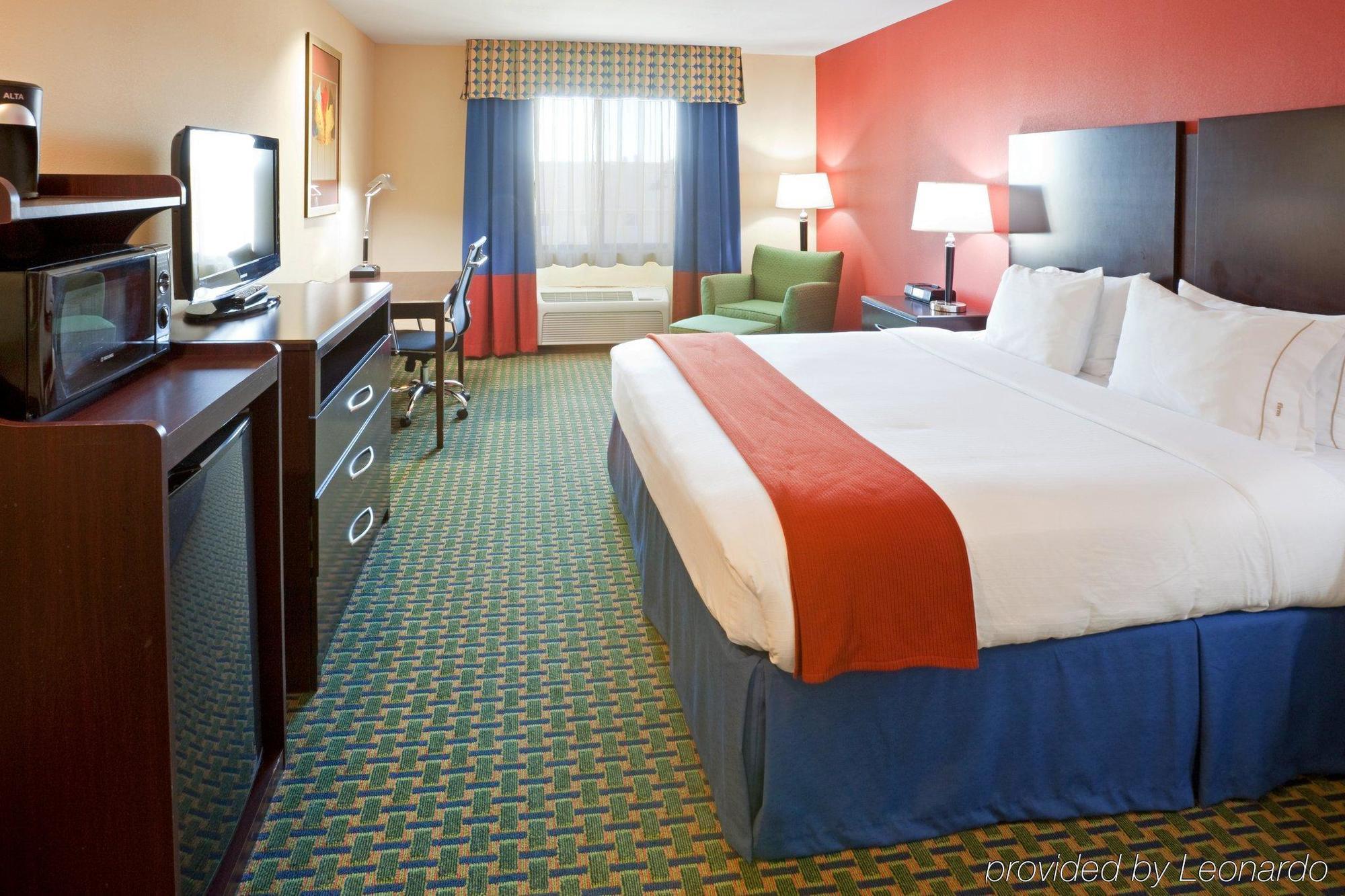 Holiday Inn Express And Suites Lubbock South By Ihg Exterior foto